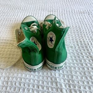 Green high top converse size 7